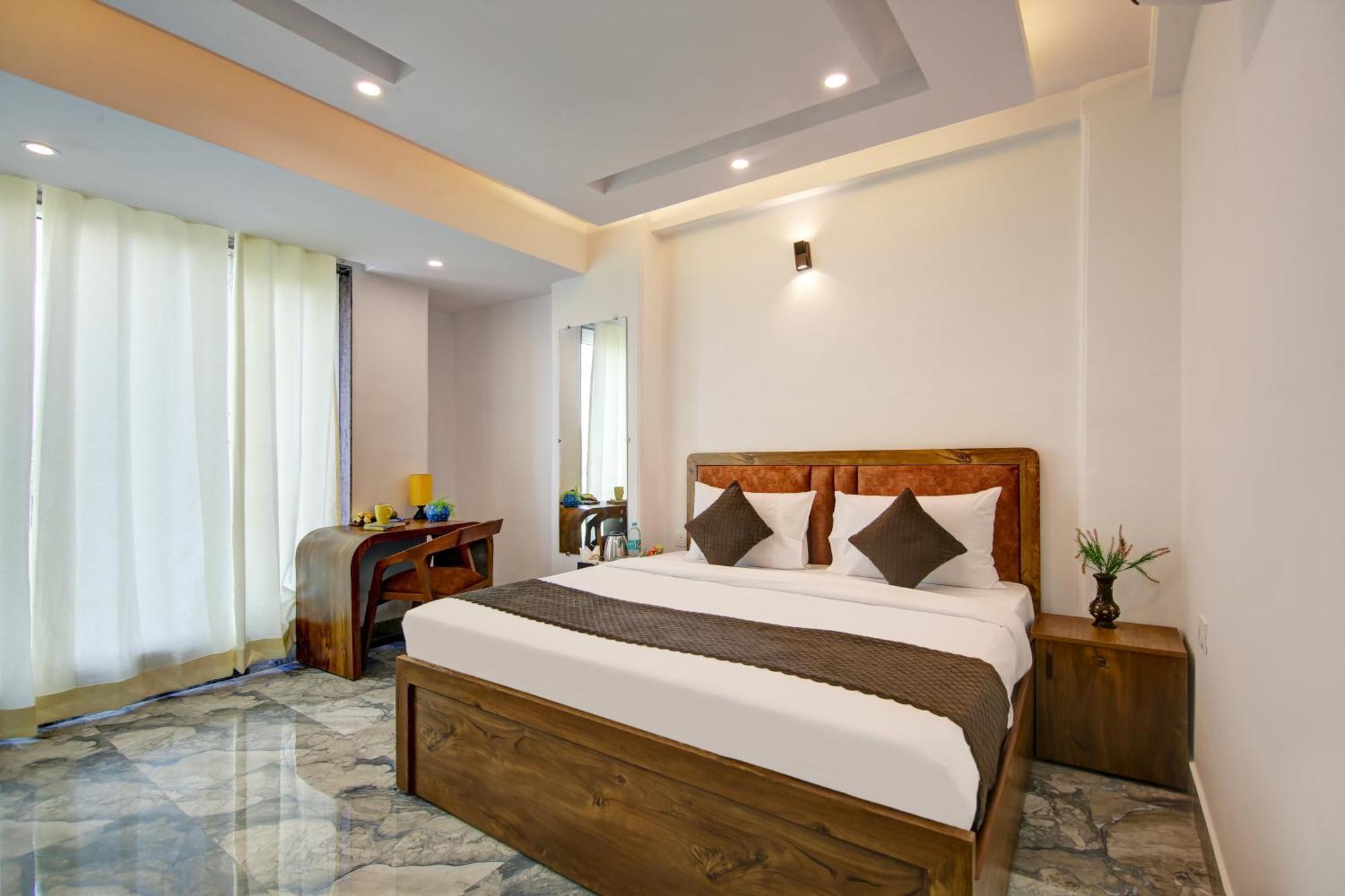 Hotel The Emporio Grand Near Vaishali Metro Station Ghaziabad Buitenkant foto
