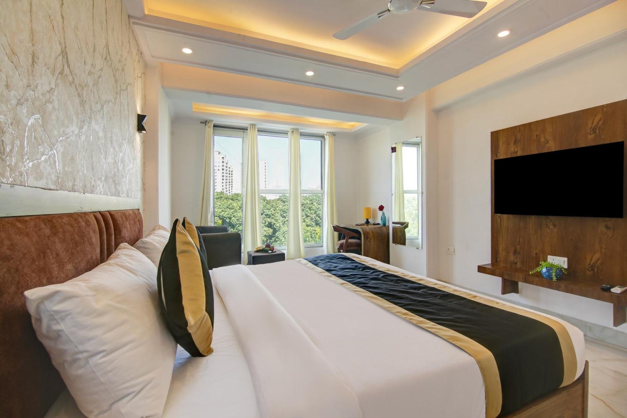 Hotel The Emporio Grand Near Vaishali Metro Station Ghaziabad Buitenkant foto