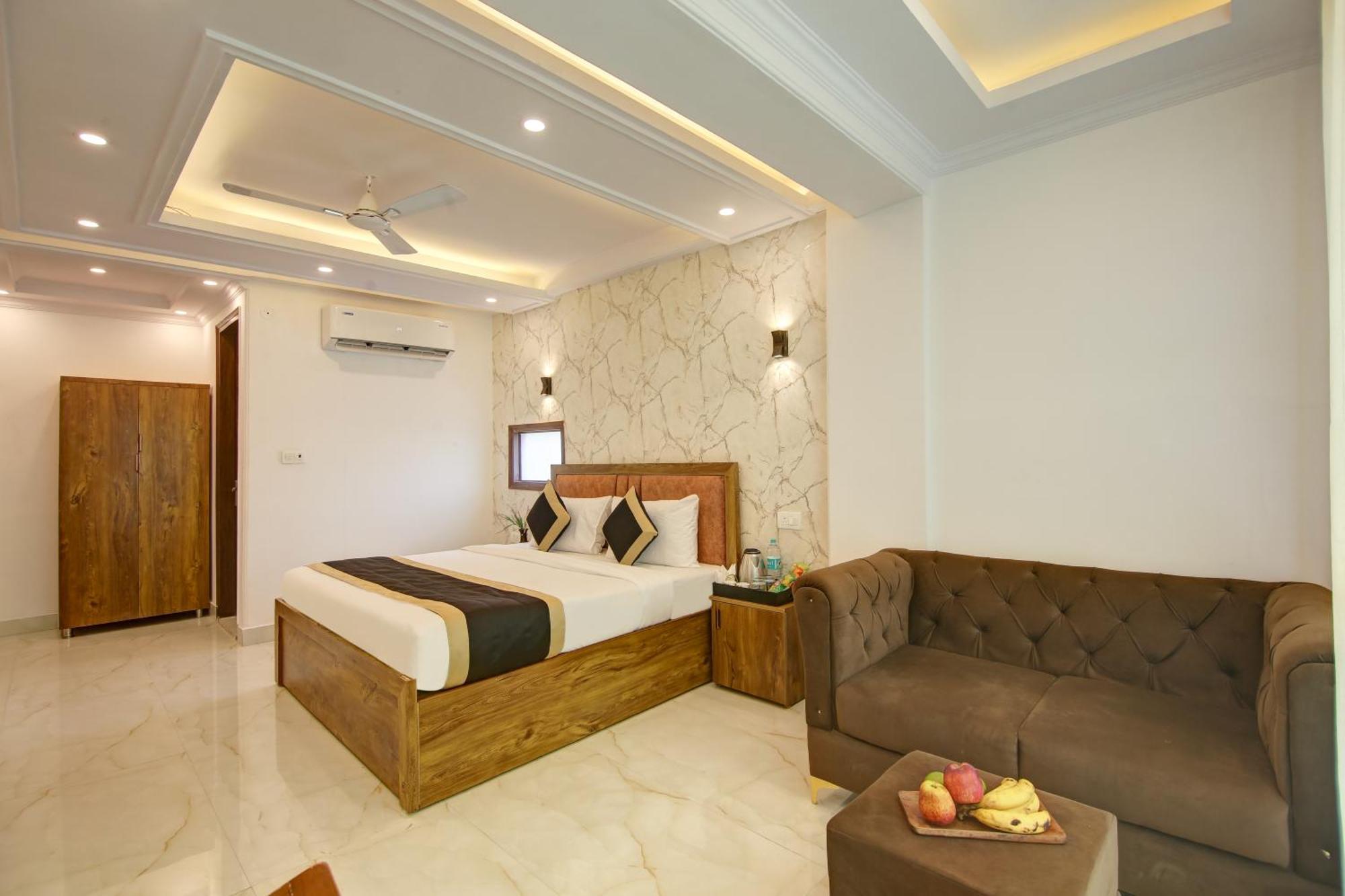 Hotel The Emporio Grand Near Vaishali Metro Station Ghaziabad Buitenkant foto