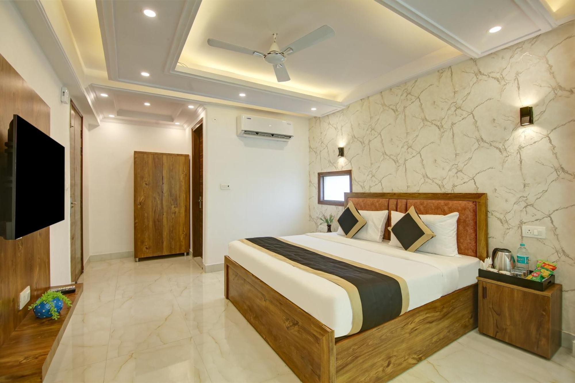 Hotel The Emporio Grand Near Vaishali Metro Station Ghaziabad Buitenkant foto