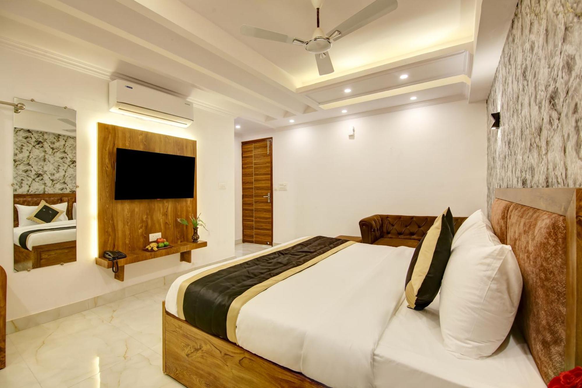 Hotel The Emporio Grand Near Vaishali Metro Station Ghaziabad Buitenkant foto