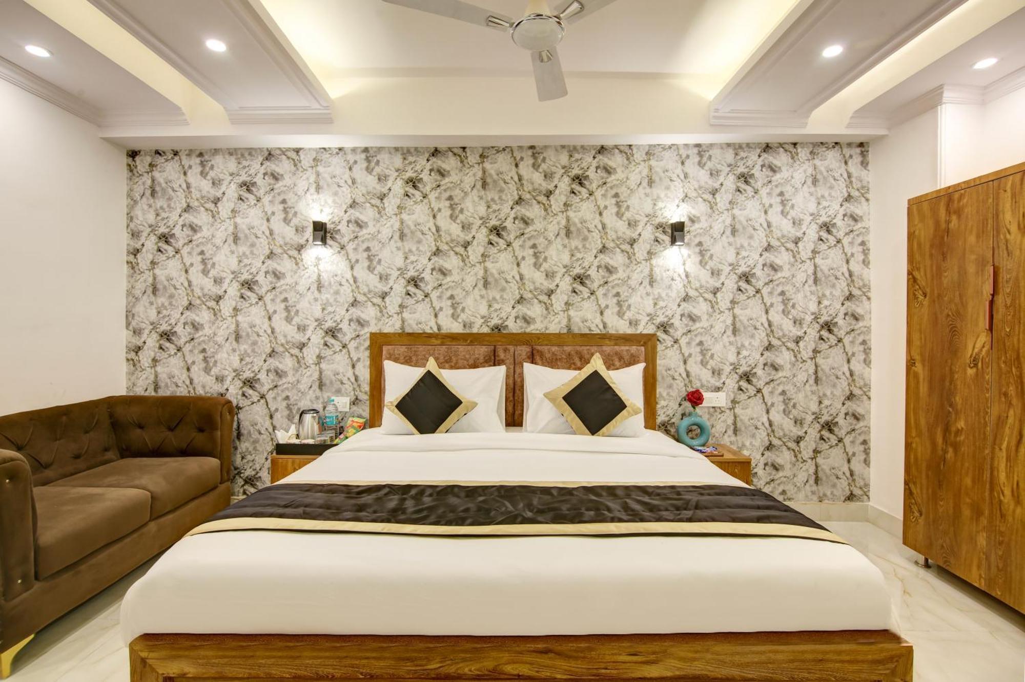 Hotel The Emporio Grand Near Vaishali Metro Station Ghaziabad Buitenkant foto
