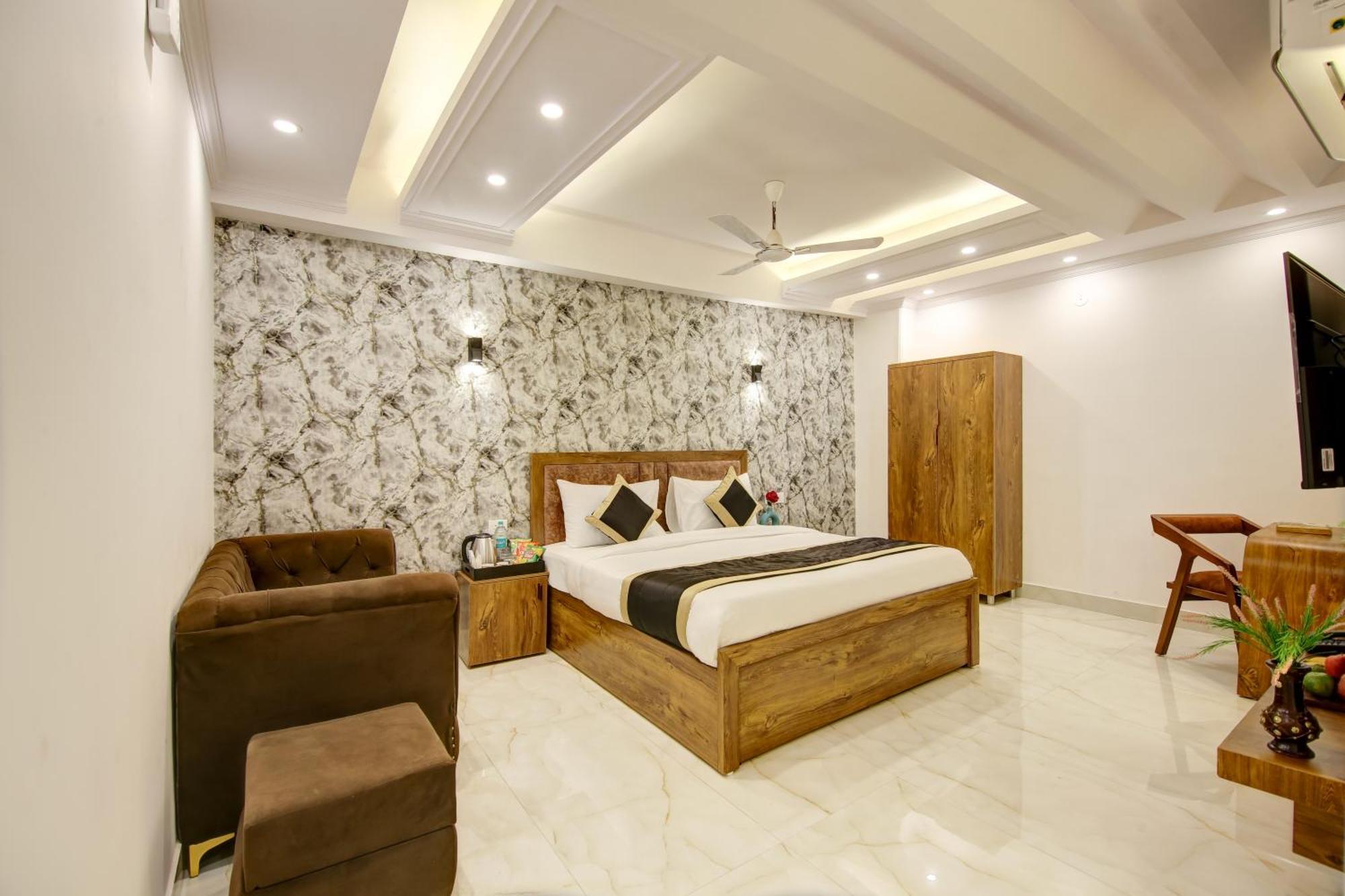 Hotel The Emporio Grand Near Vaishali Metro Station Ghaziabad Buitenkant foto