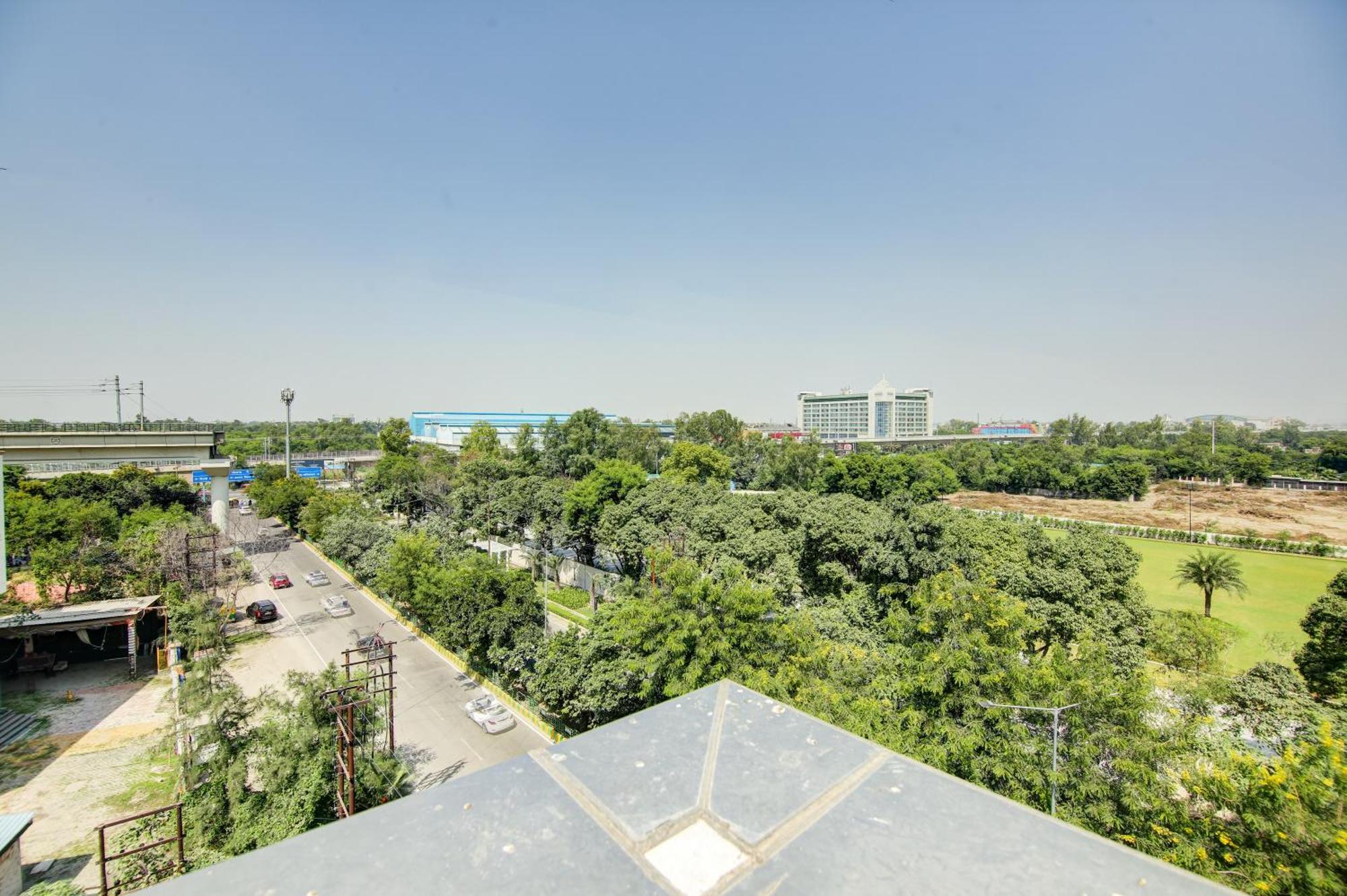 Hotel The Emporio Grand Near Vaishali Metro Station Ghaziabad Buitenkant foto