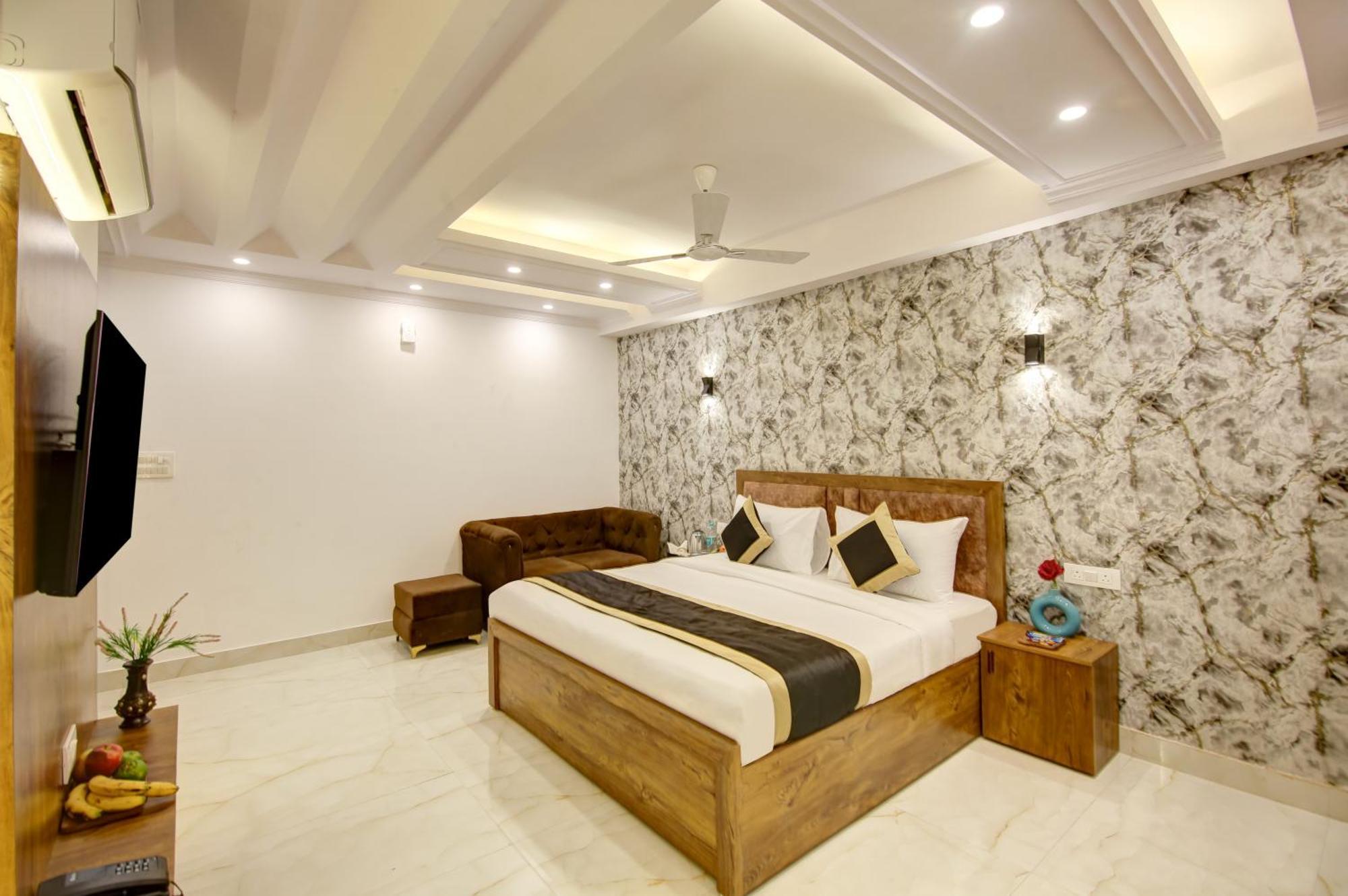 Hotel The Emporio Grand Near Vaishali Metro Station Ghaziabad Buitenkant foto