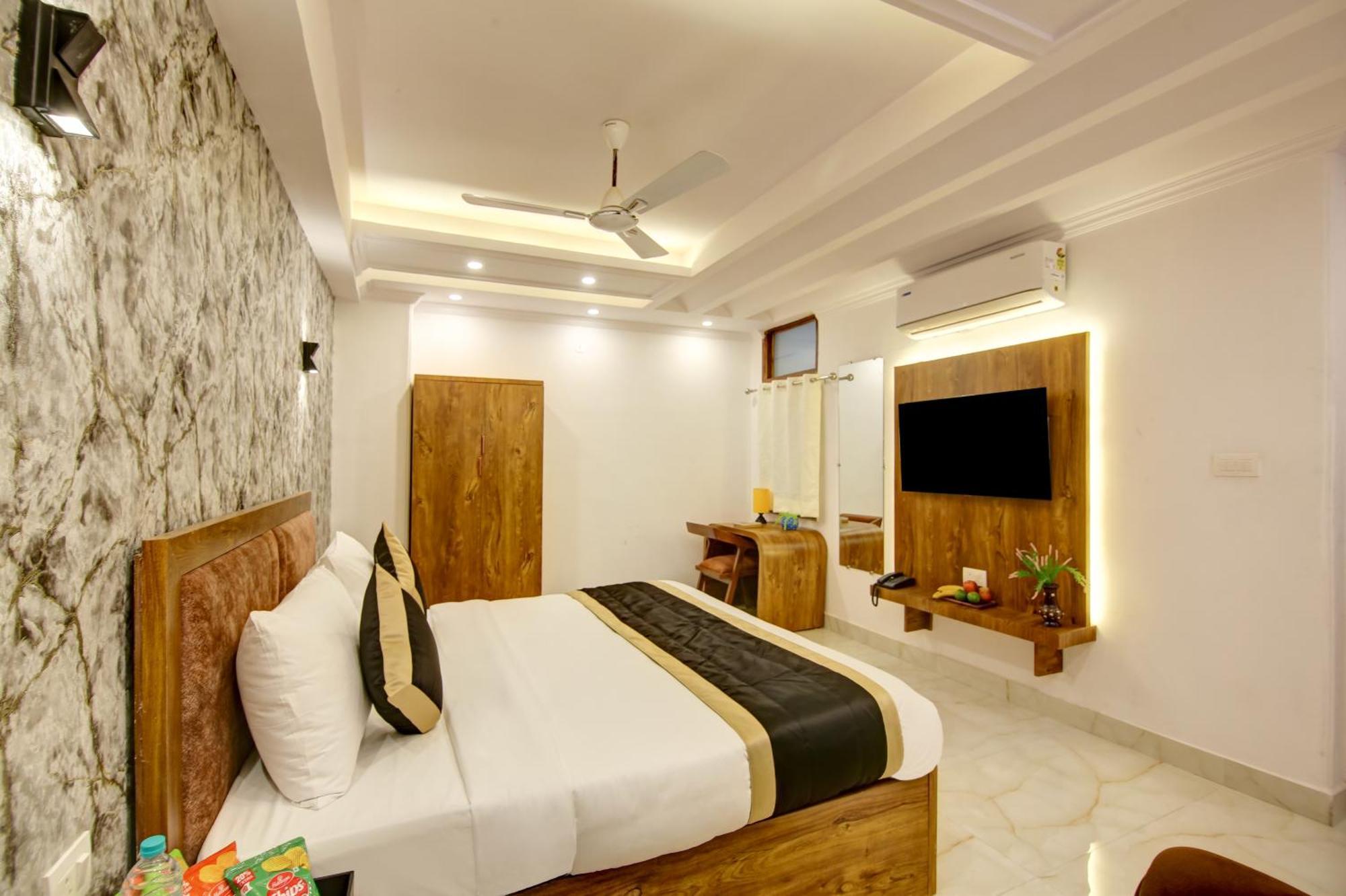 Hotel The Emporio Grand Near Vaishali Metro Station Ghaziabad Buitenkant foto