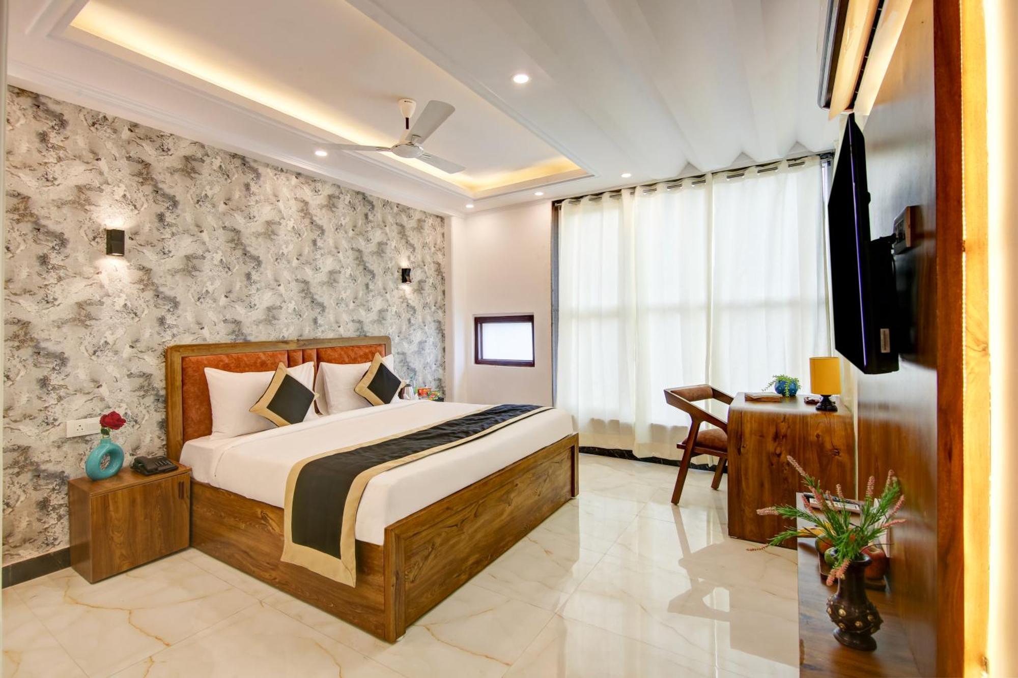 Hotel The Emporio Grand Near Vaishali Metro Station Ghaziabad Buitenkant foto