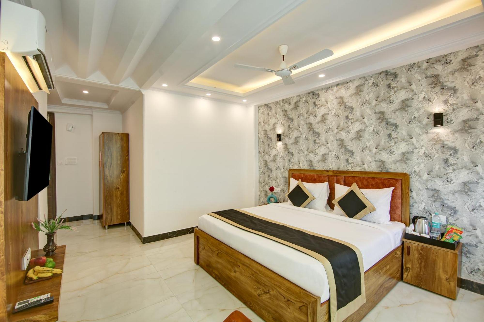 Hotel The Emporio Grand Near Vaishali Metro Station Ghaziabad Buitenkant foto