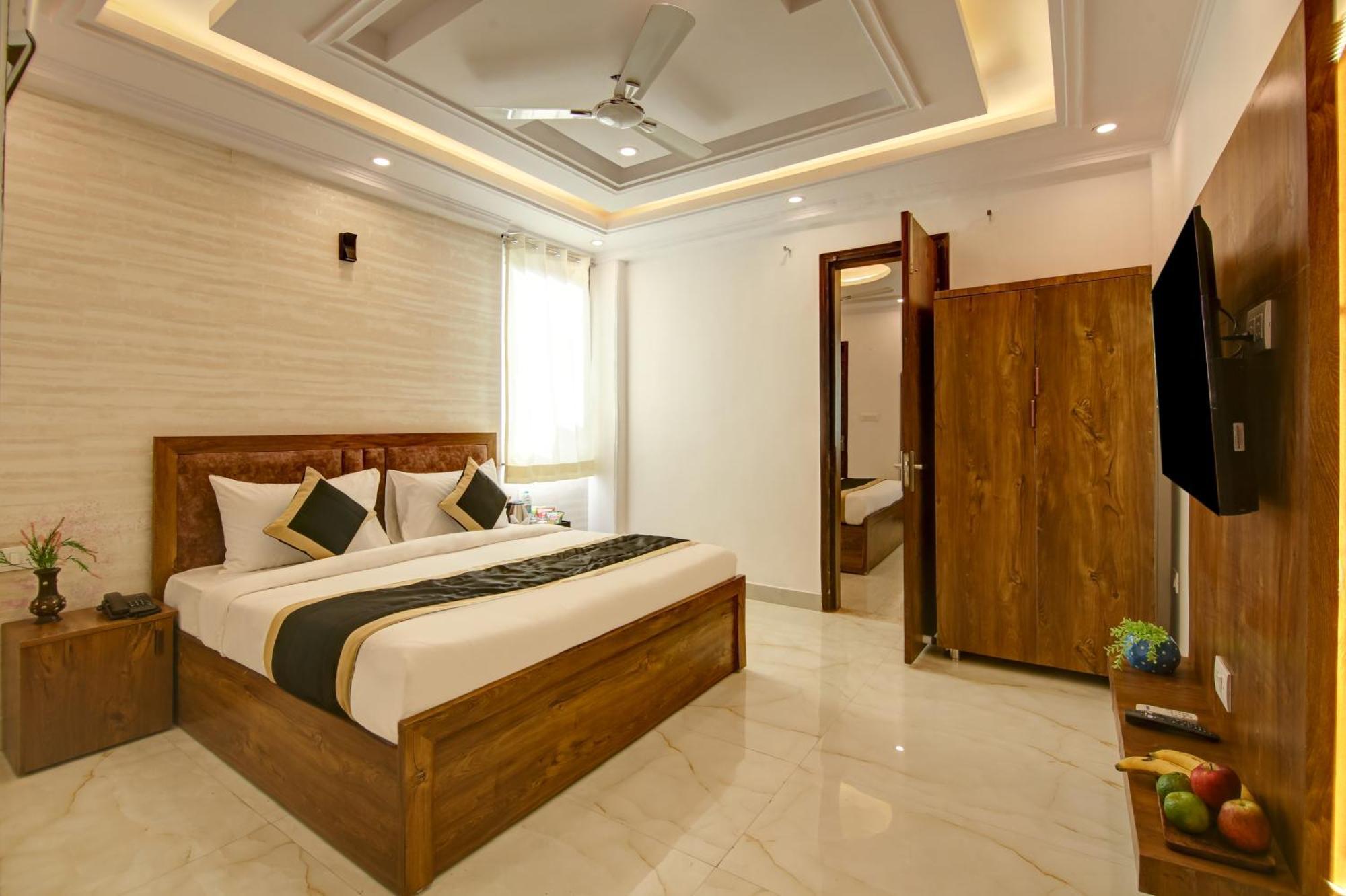 Hotel The Emporio Grand Near Vaishali Metro Station Ghaziabad Buitenkant foto