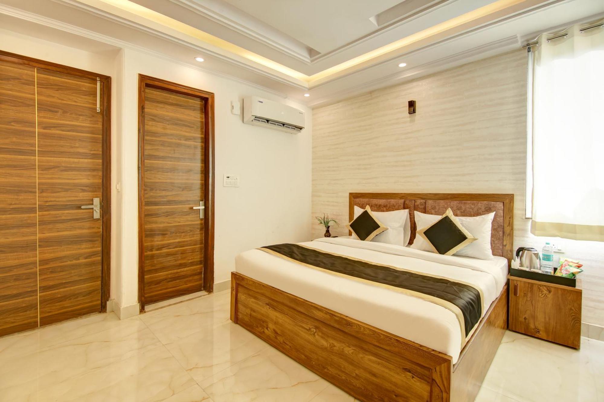 Hotel The Emporio Grand Near Vaishali Metro Station Ghaziabad Buitenkant foto