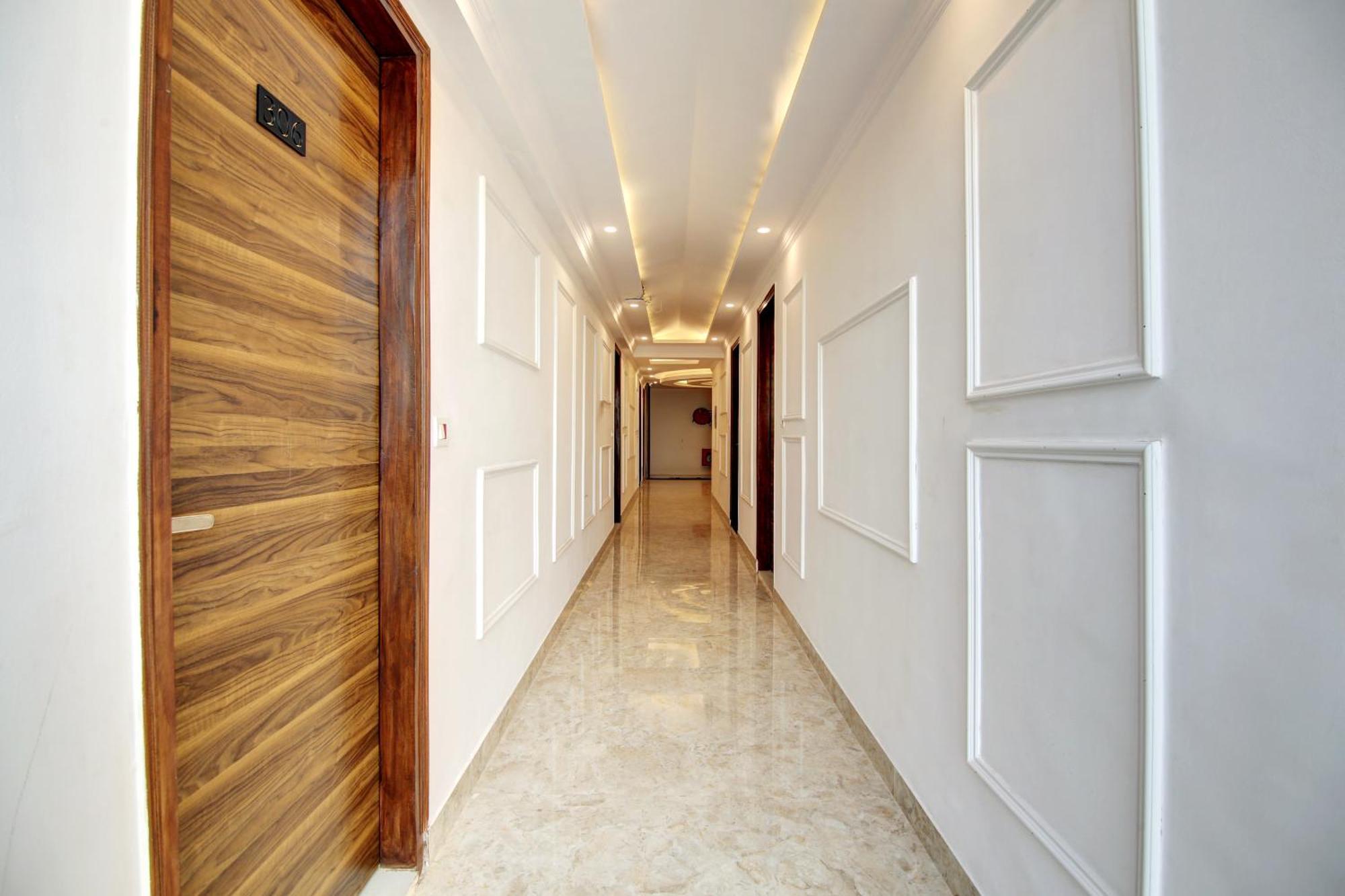 Hotel The Emporio Grand Near Vaishali Metro Station Ghaziabad Buitenkant foto