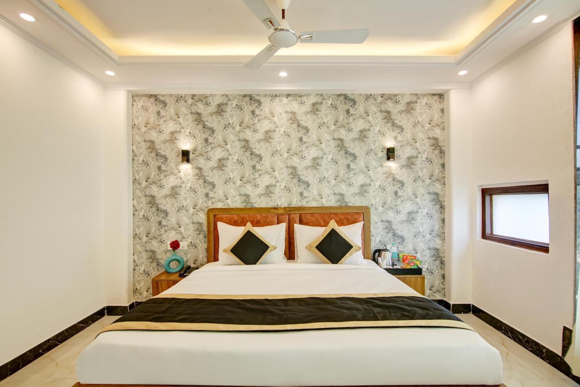 Hotel The Emporio Grand Near Vaishali Metro Station Ghaziabad Buitenkant foto