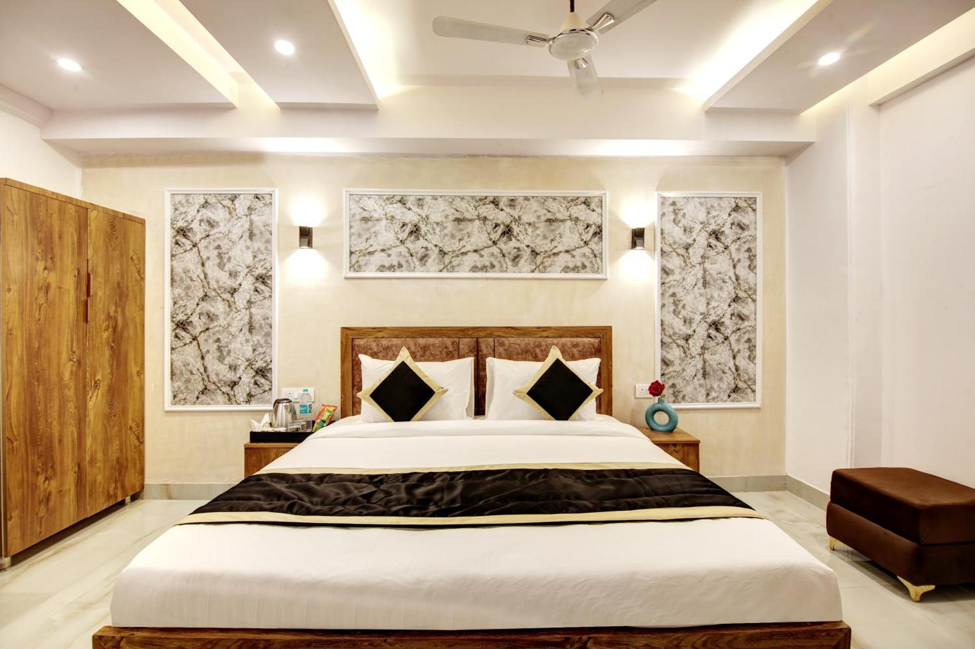 Hotel The Emporio Grand Near Vaishali Metro Station Ghaziabad Buitenkant foto