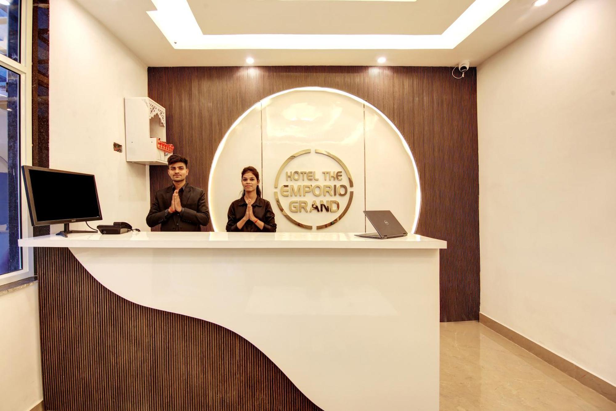 Hotel The Emporio Grand Near Vaishali Metro Station Ghaziabad Buitenkant foto