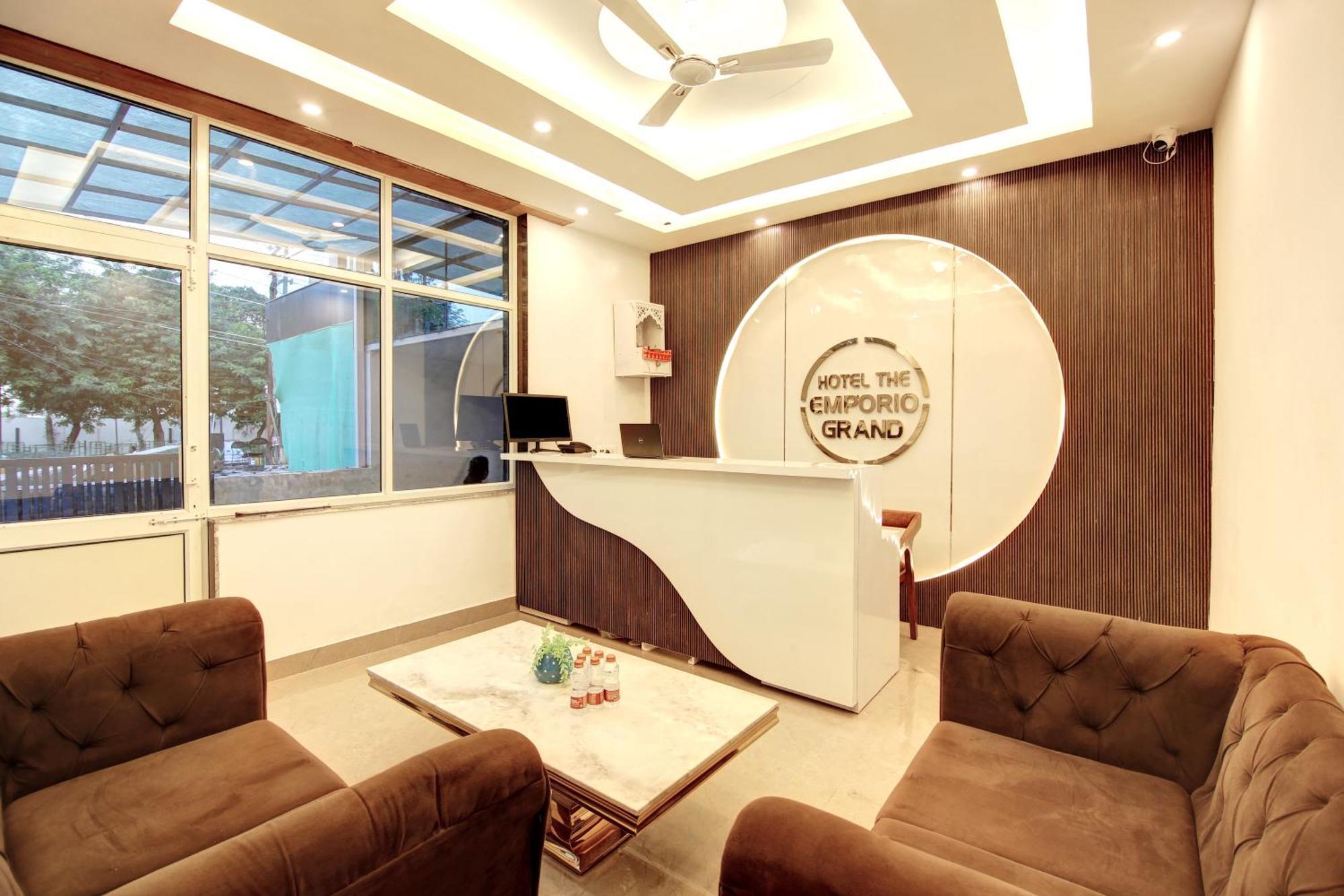 Hotel The Emporio Grand Near Vaishali Metro Station Ghaziabad Buitenkant foto