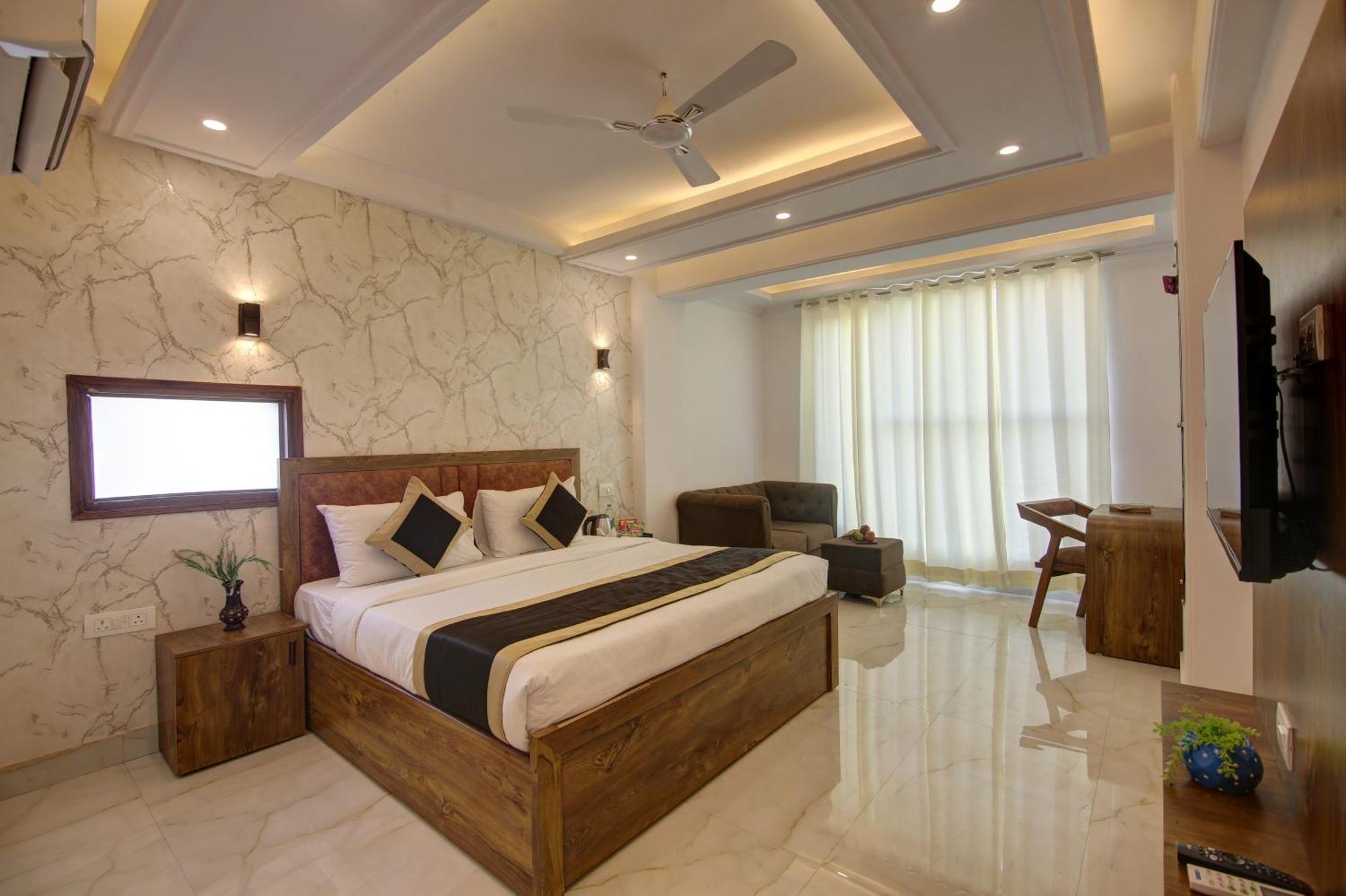 Hotel The Emporio Grand Near Vaishali Metro Station Ghaziabad Buitenkant foto